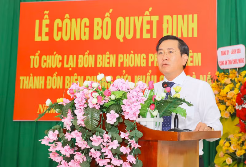 Đồng chí Phạm Văn Hậu, Phó Bí thư Thường trực Tỉnh ủy Ninh Thuận phát biểu tại buổi lễ. (Ảnh: NGUYỄN TRUNG)