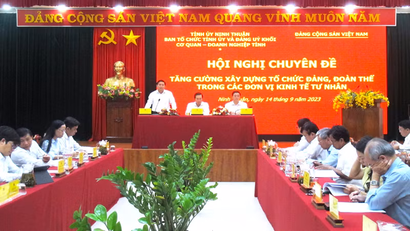 Quang cảnh hội nghị.