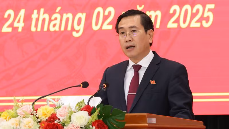 Đồng chí Phạm Văn Hậu, Phó Bí thư Thường trực Tỉnh ủy, Chủ tịch Hội đồng nhân dân tỉnh Ninh Thuận, phát biểu khai mạc kỳ họp. (Ảnh: NGUYỄN TRUNG)