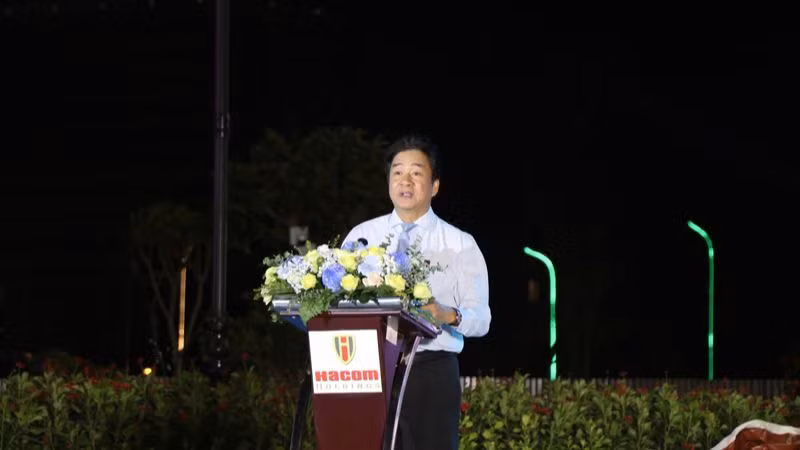 Phó Chủ tịch Ủy ban nhân dân tỉnh Ninh Thuận Nguyễn Long Biên phát biểu tại buổi lễ khánh thành (Ảnh:NGUYỄN TRUNG)