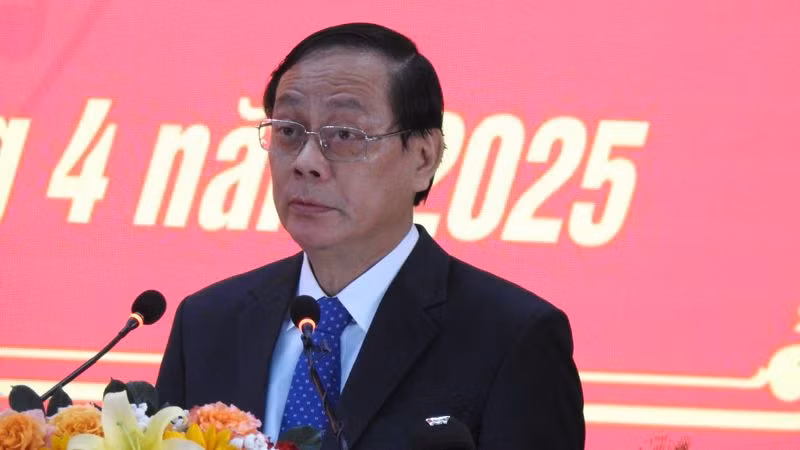 Bí thư Tỉnh ủy Ninh Thuận Nguyễn Đức Thanh đọc diễn văn tại buổi lễ.