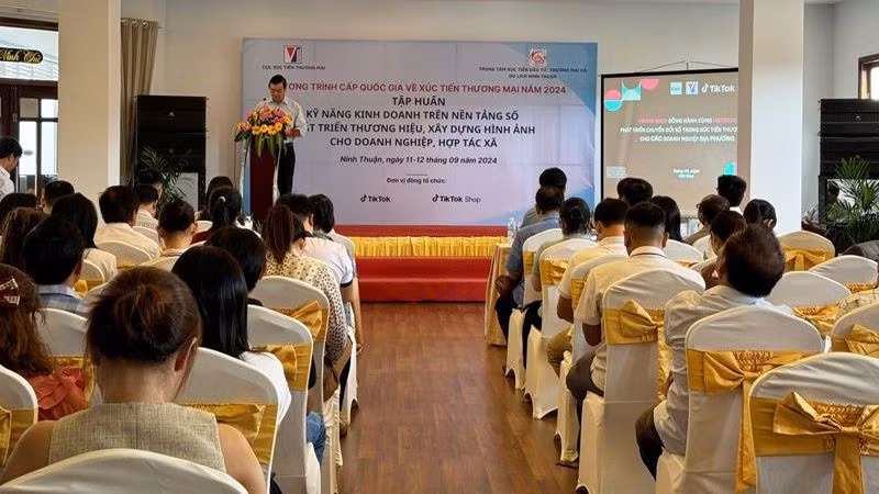 Quang cảnh lễ khai mạc. (Ảnh:NGUYỄN TRUNG)