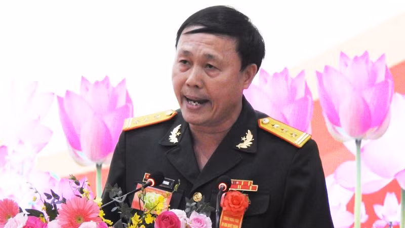 Thượng tá Võ Quang Trung, Chỉ huy trưởng Ban Chỉ huy Quân sự thành phố Phan Rang-Tháp Chàm, tỉnh NInh Thuận báo cáo điển hình cá nhân tham mưu cho cấp ủy, chính quyền địa phương trong thực hiện nhiệm vụ quân sự, quốc phòng, công tác quản lý, phúc tra, động viên và huấn luyện lực lượng dân quân tự vệ, dự bị động viên ở địa phương (Ảnh: NGUYỄN TRUNG)