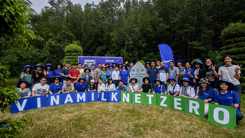 Tại Cà Mau, năm 2018, Vinamilk đã trồng 100.000 cây xanh trong chương trình Quỹ 1 triệu cây xanh cho Việt Nam.