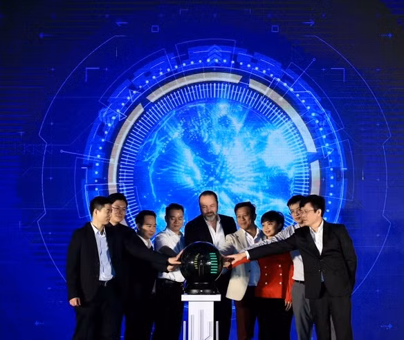 Khởi động sự hợp tác giữa các đơn vị.