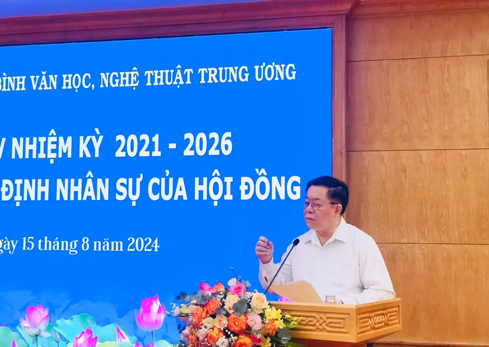 Đồng chí Nguyễn Trọng Nghĩa phát biểu chỉ đạo Kỳ họp