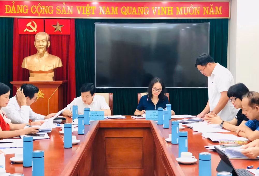 Đại diện Ban tổ chức báo cáo kết quả Cuộc thi.