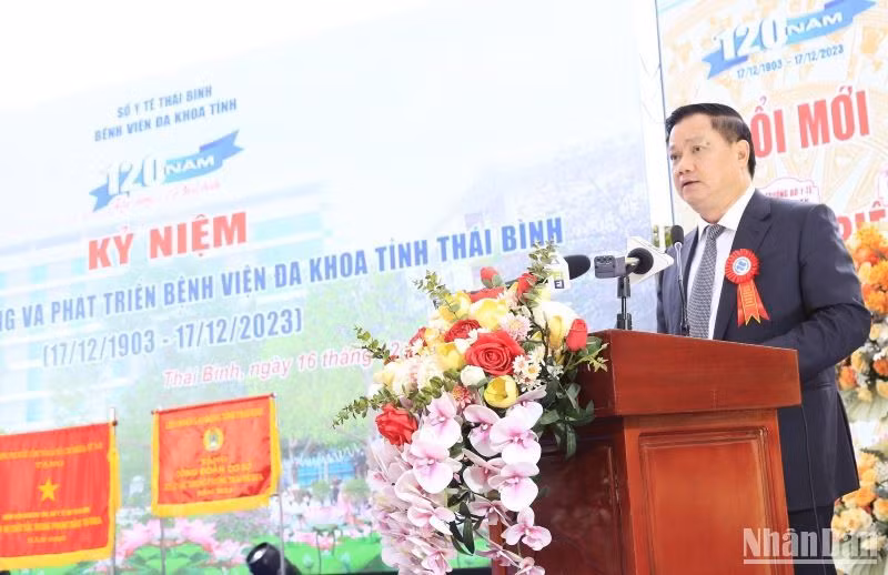 Chủ tịch Ủy ban nhân dân tỉnh Thái Bình Nguyễn Khắc Thận mong muốn Bệnh viện tiếp tục phát huy thế mạnh của mình, với vị thế là Bệnh viện tuyến đầu của tỉnh.