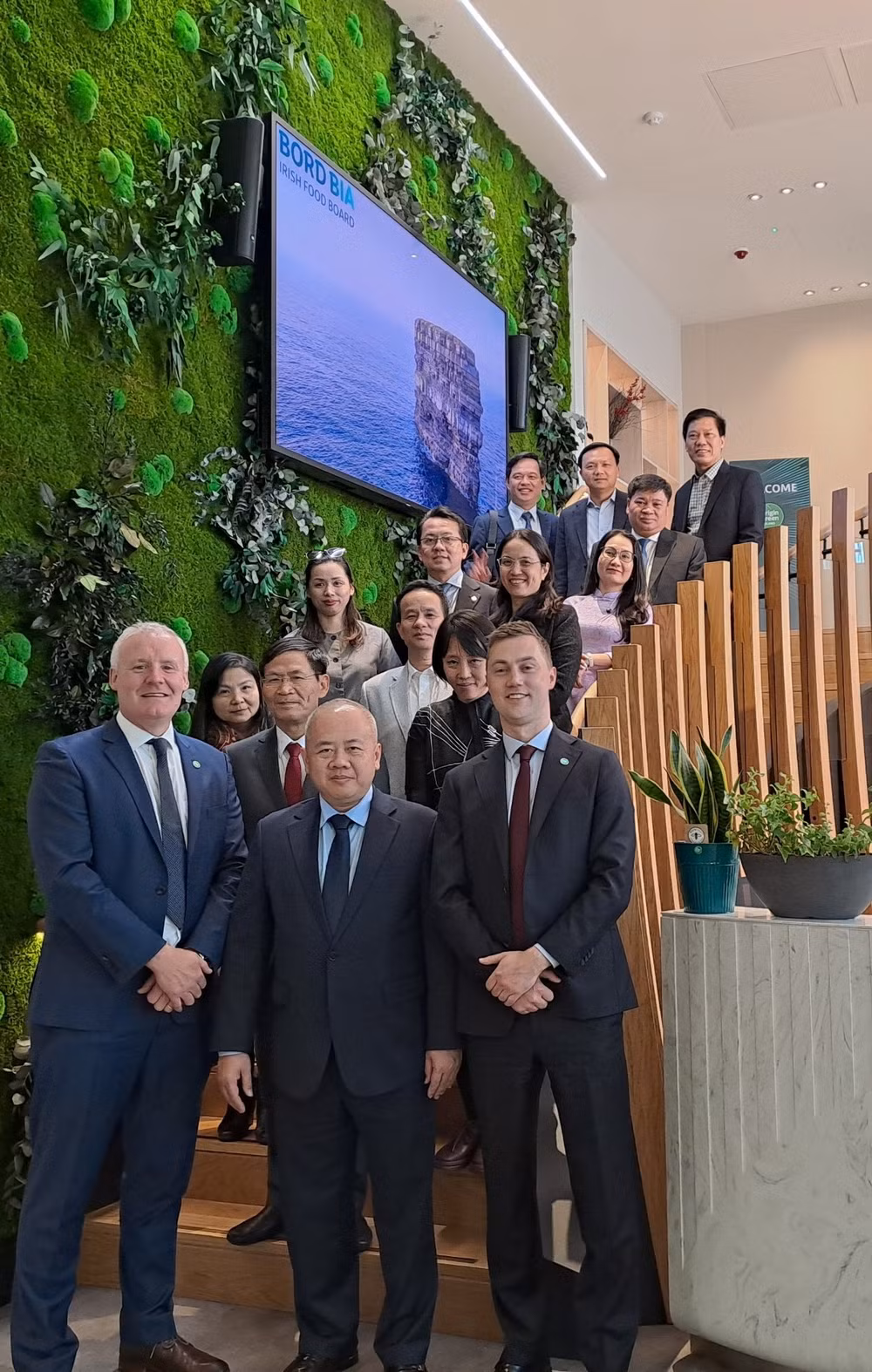 Đoàn Bộ Kế hoạch và Đầu tư Việt Nam làm việc tại Cục xúc tiến thương mại Bord Bia (Ireland).
