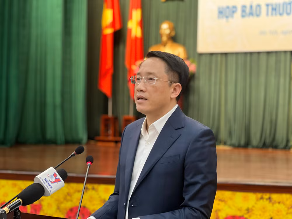 Ông Mai Sơn - Phó Tổng cục Trưởng Tổng cục Thuế tại buổi họp báo. Ảnh: NGUYỄN HÙNG