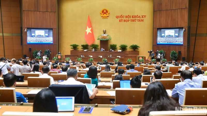 Quang cảnh phiên họp sáng 23/10. (Ảnh: DUY LINH)