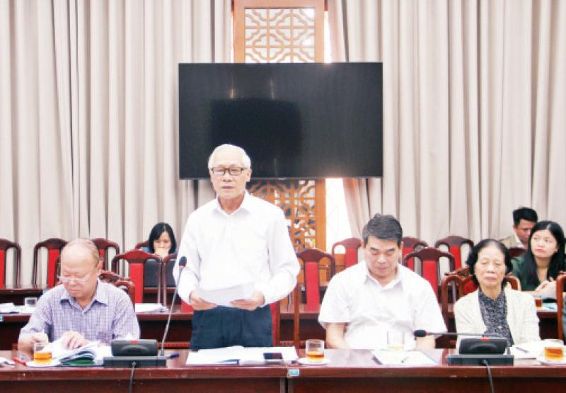 Các đại biểu góp ý tại hội nghị phản biện xã hội đối với dự thảo Nghị quyết quy định về một số chính sách đặc thù khuyến khích phát triển nông nghiệp, nông thôn trên địa bàn thành phố. (Ảnh NGUYỄN PHƯỢNG)