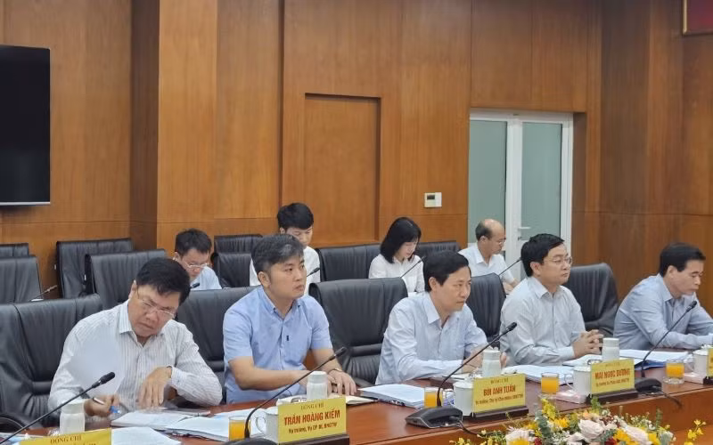 Các đồng chí trong đoàn kiểm tra số 3.