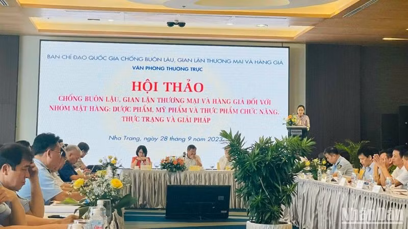 Toàn cảnh buổi hội thảo.