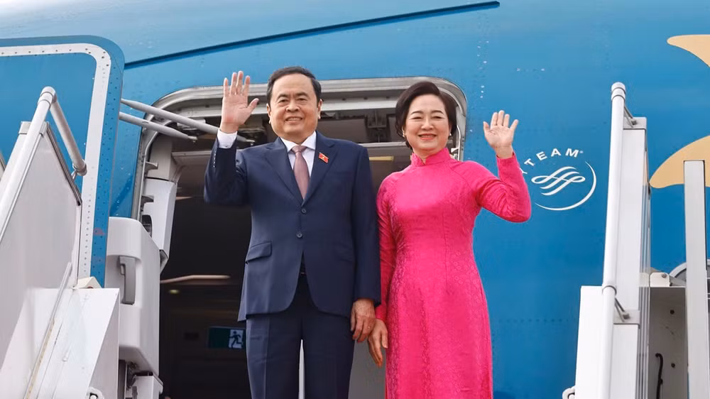 Chủ tịch Quốc hội Trần Thanh Mẫn và Phu nhân Nguyễn Thị Thanh Nga thăm chính thức Cộng hòa Uzbekistan từ ngày 5-8/4. (Ảnh: TTXVN)