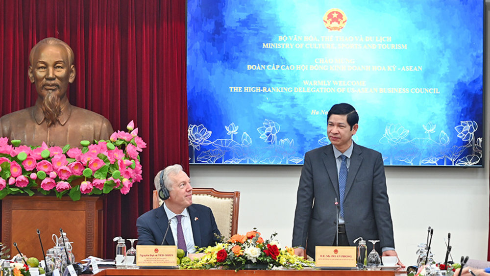 Thứ trưởng Văn hóa, Thể thao và Du lịch Hồ An Phong phát biểu tại buổi làm việc. (Ảnh: TITC)