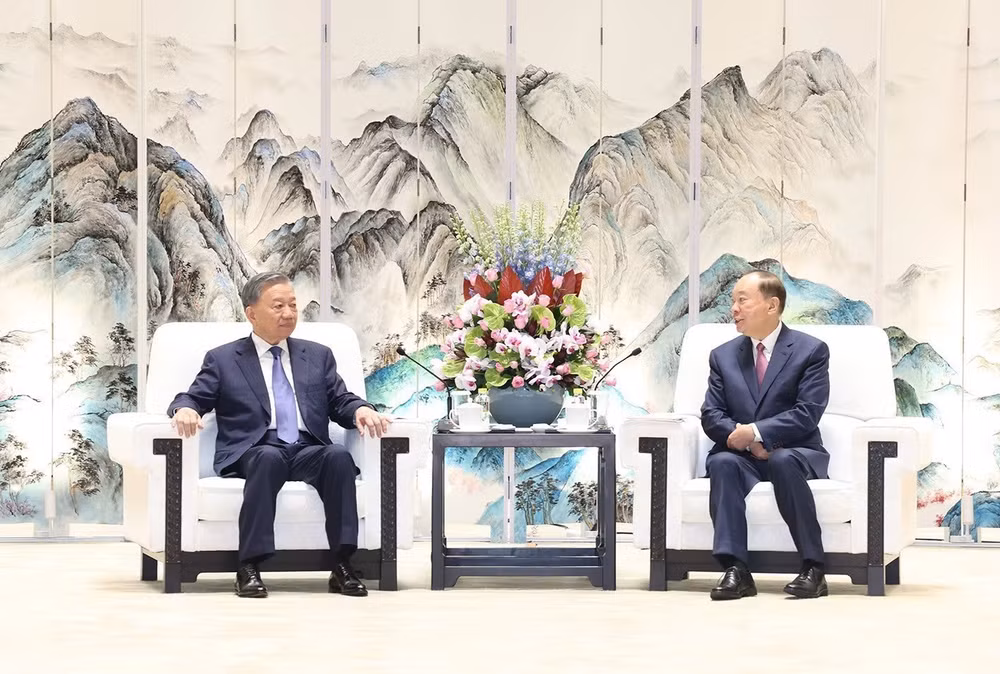 Quang cảnh buổi làm việc.