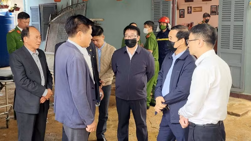 Lãnh đạo tỉnh Lâm Đồng và thành phố Đà Lạt chỉ đạo khắc phục hậu quả.