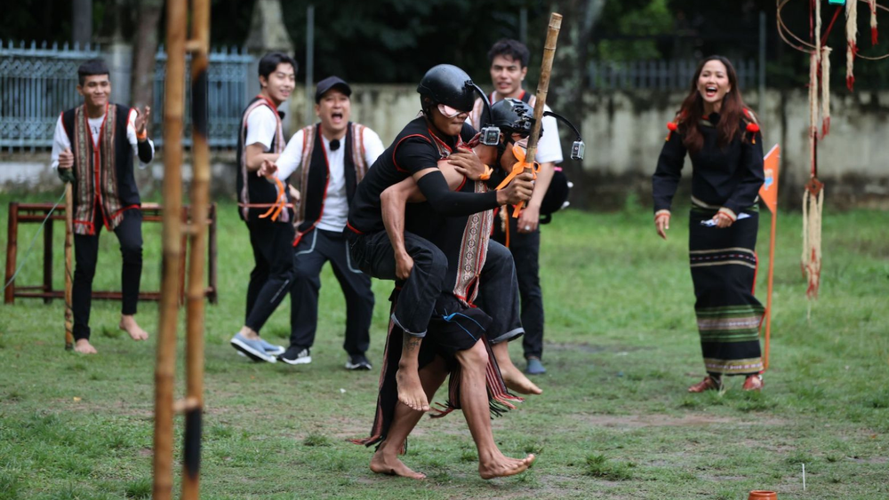 Các trò chơi dân gian được lồng ghép trong những trải nghiệm dành cho khách mời của chương trình "2 ngày 1 đêm". 