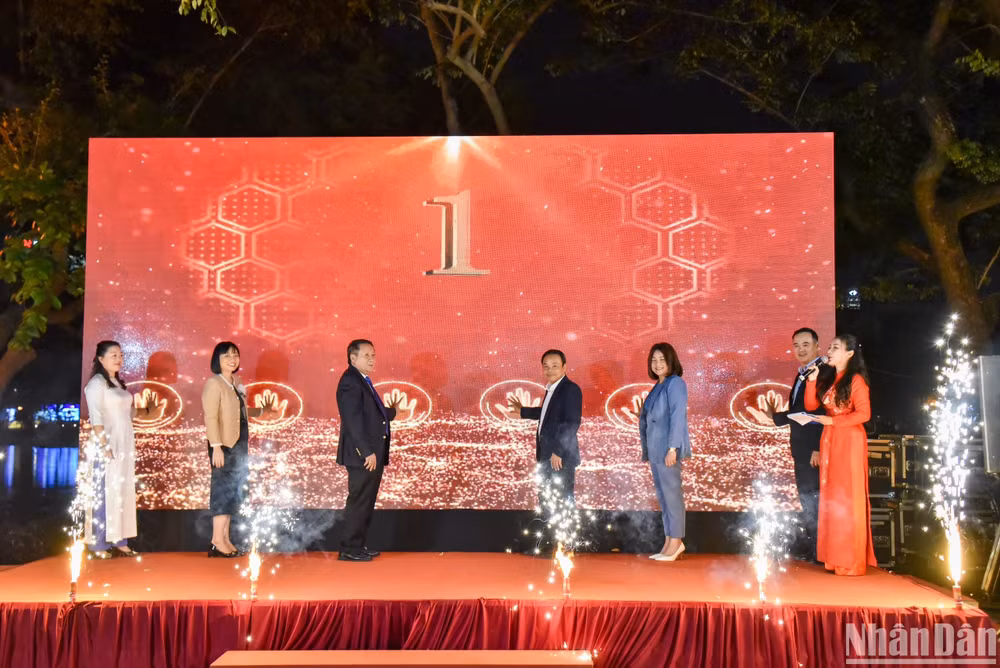 Ngày hội Sản phẩm Quảng Trị tại Hà Nội năm 2023 chính thức khai mạc vào tối 24/11 ở phố Trần Nhân Tông, quận Hai Bà Trưng, Hà Nội. Ngày hội Sản phẩm Quảng Trị tại Hà Nội năm 2023 chính thức khai mạc vào tối 24/11 ở phố Trần Nhân Tông, quận Hai Bà Trưng, Hà Nội.