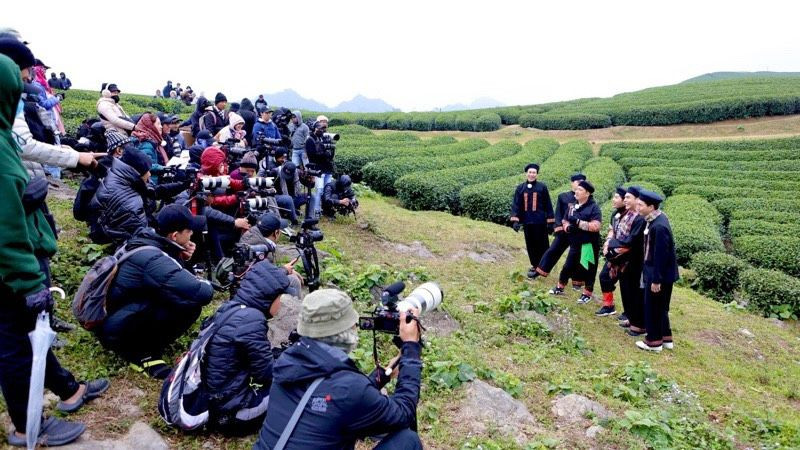 Đội ngũ sản xuất chương trình truyền hình thực tế "2 ngày 1 đêm".