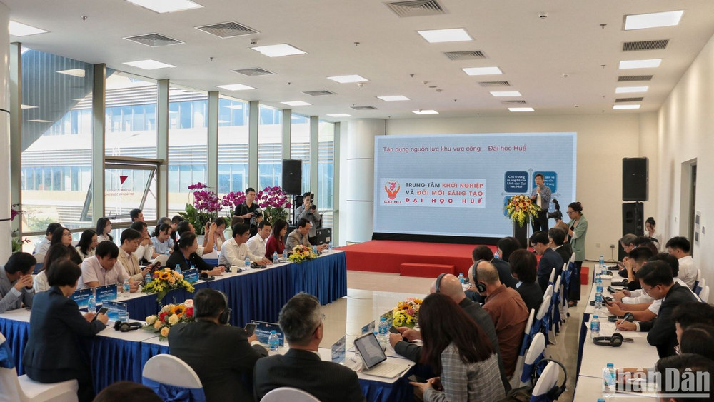 Diễn đàn có sự tham dự của lãnh đạo các trường đại học, cao đẳng trên toàn quốc. (Ảnh: HÀ NAM)