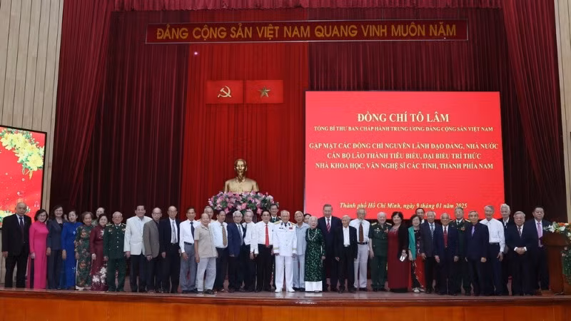 Tổng Bí thư Tô Lâm cùng các đại biểu. (Ảnh: TTXVN)