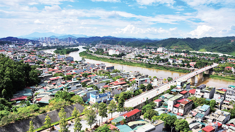 Thành phố Lào Cai (tỉnh Lào Cai) ngày càng phát triển hài hòa, năng động. (Ảnh TRẦN HẢI) 