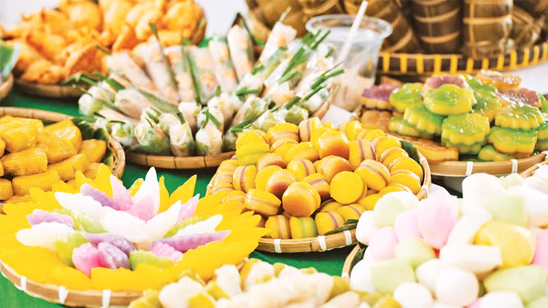 Hàng trăm loại bánh dân gian được giới thiệu tại lễ hội.