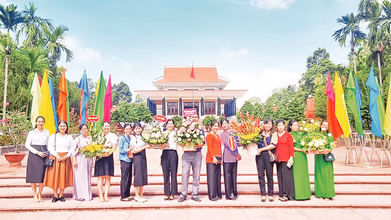 Khu lưu niệm Chủ tịch Hội đồng Bộ trưởng Phạm Hùng. 