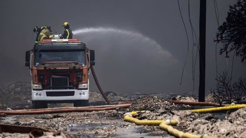 Tối 9/8, lực lượng cứu hỏa Cuba đã khống chế được đám cháy ở kho chứa nhiên liệu bên Vịnh Matanzas.