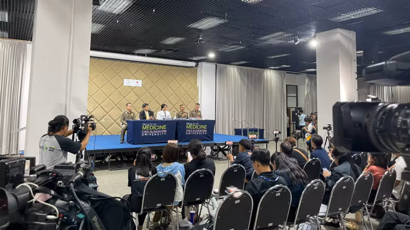 Trong các cuộc họp báo, cảnh sát Thái Lan luôn khẳng định xyanua là chất độc đã gây ra cái chết của nhóm sáu người. ẢNH: XUÂN SƠN