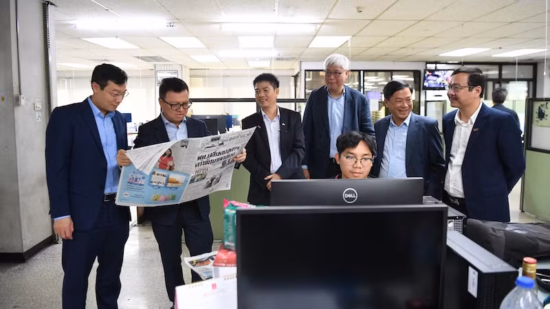 Đoàn đại biểu Hội Nhà báo Việt Nam (VJA) thăm tòa soạn báo in của Tập đoàn báo chí Matichon.