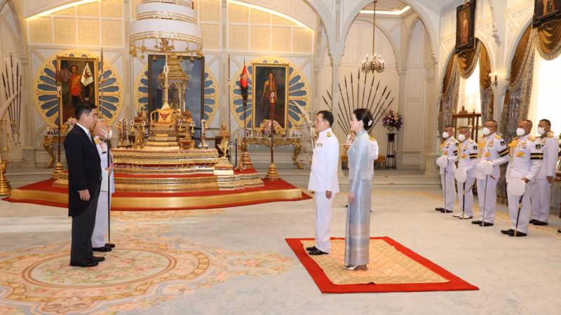 Nhà Vua Thái Lan Maha Vajiralongkorn Phra Vajiraklaochaoyuhua tiếp Đại sứ Phạm Việt Hùng. (Ảnh: Đại sứ quán Việt Nam tại Thái Lan cung cấp)