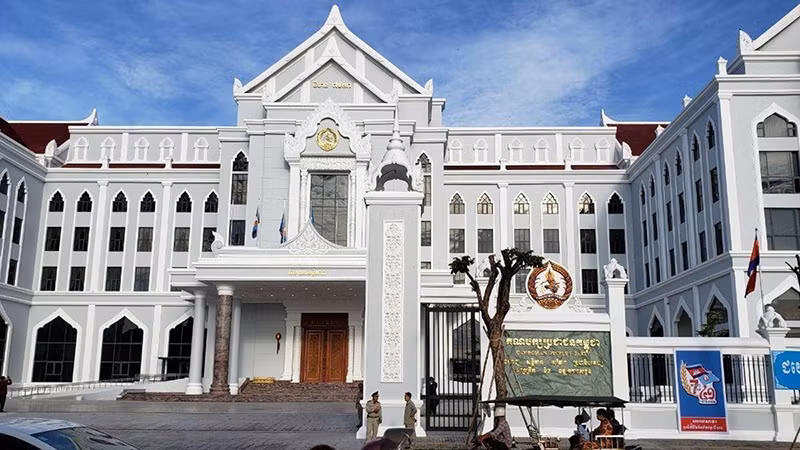 Trụ sở của Đảng Nhân dân Campuchia (CPP) tại quận Chamkarmon, thủ đô Phnom Penh. (Ảnh: TTXVN) 