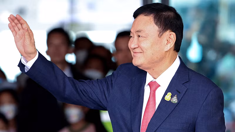 Cựu Thủ tướng Thái Lan Thaksin Shinawatra tại sân bay Don Mueang ở Bangkok, Thái Lan ngày 22/8/2023. (Ảnh: REUTERS)