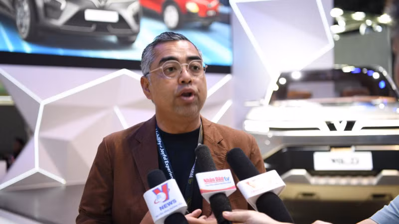 Chuyên gia nổi tiếng về ô-tô của Thái Lan, ông Nithi Thuamprathom bày tỏ ấn tượng về các mẫu xe của VinFast.