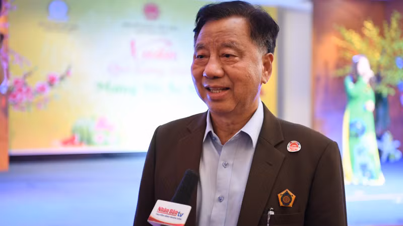 Ông Lương Xuân Hòa, Ủy viên Ủy ban Trung ương Mặt trận Tổ quốc Việt Nam khóa X, Chủ tịch Hội người Việt Nam tỉnh Udon Thani.