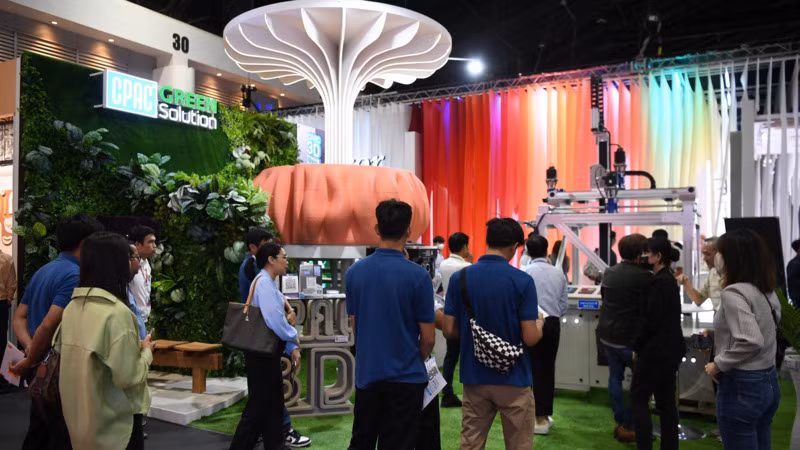 Một gian trưng bày, giới thiệu sản phẩm công nghệ in 3D. (Ảnh: XUÂN SƠN)