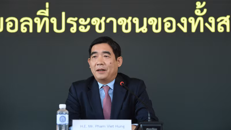 Đại sứ Việt Nam tại Thái Lan Phạm Việt Hùng. Đại sứ Việt Nam tại Thái Lan Phạm Việt Hùng.