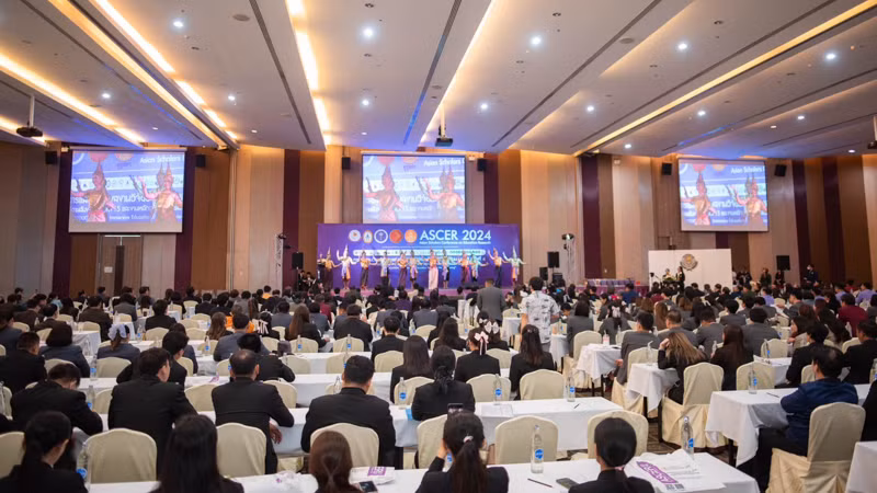 Đông đảo giới học giả của Thái Lan tham dự sự kiện. (Ảnh: Tổng Lãnh sự quán Việt Nam tại Khon Kaen)