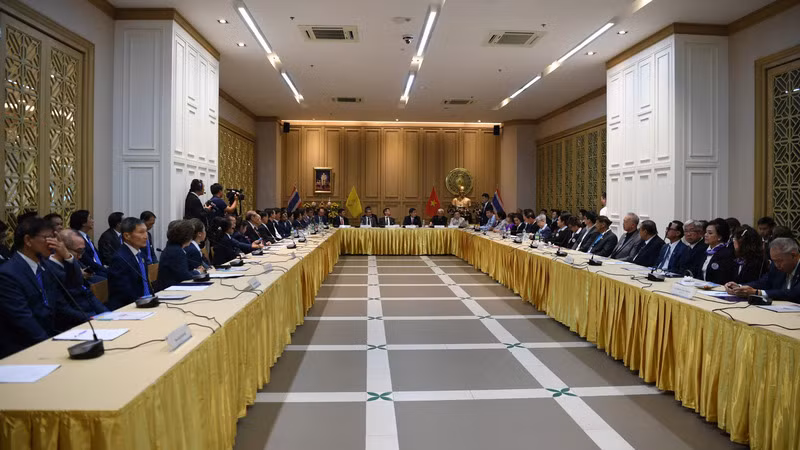 Các doanh nghiệp kiều bào đã thảo luận tích cực về các biện pháp phát triển các kênh phân phối hàng Việt Nam tại Thái Lan. (Ảnh: XUÂN SƠN)