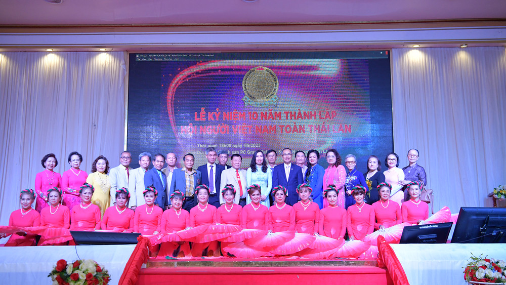 Các đại biểu tham dự lễ kỷ niệm 10 năm thành lập Hội người Việt Nam toàn Thái Lan. (Ảnh: ĐINH TRƯỜNG)