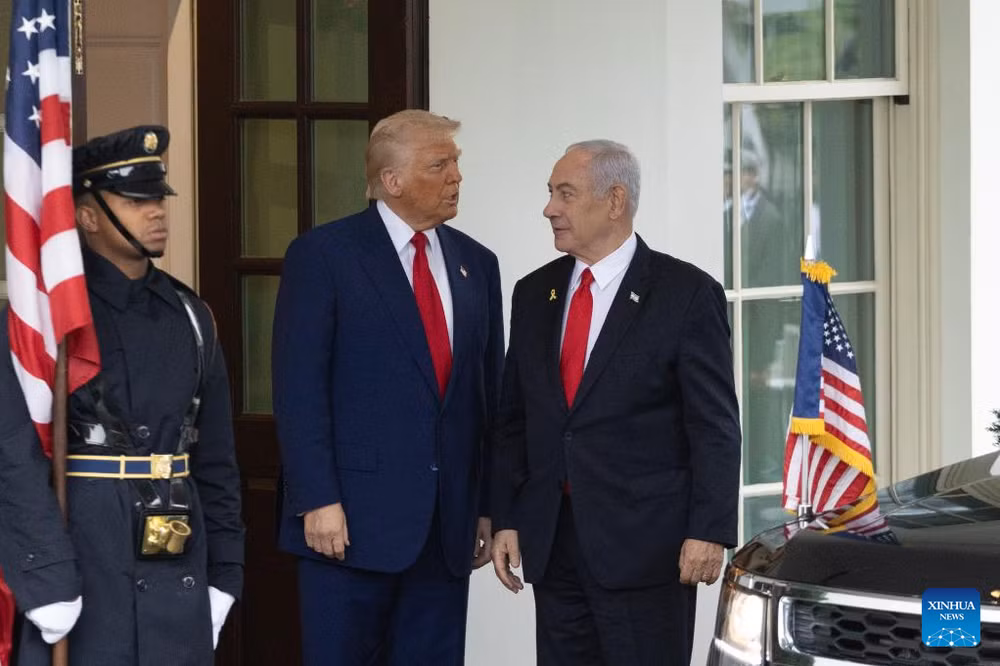 Tổng thống Mỹ Donald Trump chào đón Thủ tướng Israel Benjamin Netanyahu tại Nhà Trắng ở Washington D.C. ngày 7/4/2025. (Ảnh: Tân Hoa xã) Tổng thống Mỹ Donald Trump chào đón Thủ tướng Israel Benjamin Netanyahu tại Nhà Trắng ở Washington D.C. ngày 7/4/2025. (Ảnh: Tân Hoa xã)