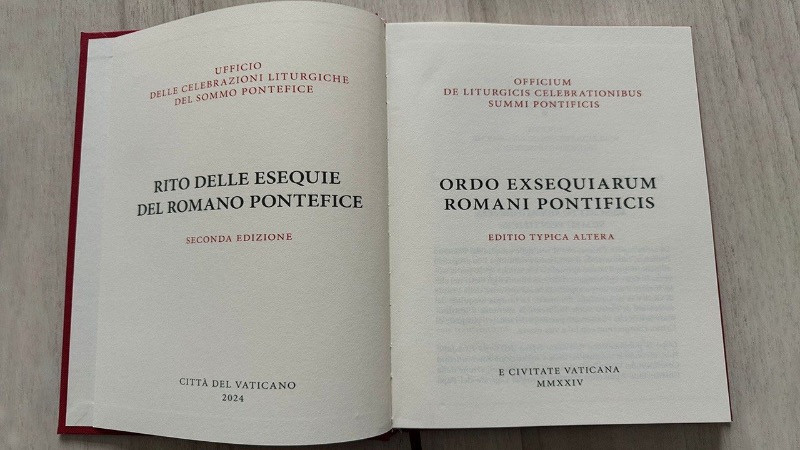 Ấn bản mới của Nghi thức An táng Giáo hoàng. (Ảnh: Vatican News)