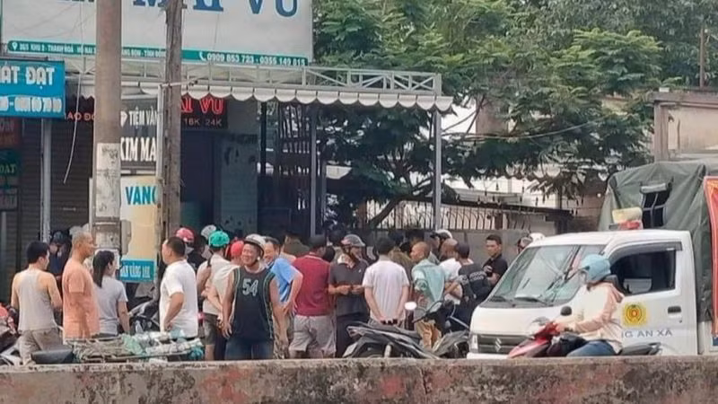 Lực lượng Công an huyện Trảng Bom đã nhanh chóng có mặt tại hiện trường cùng người dân bắt đối tượng.