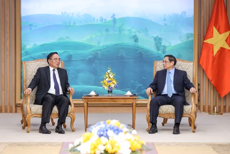 Thủ tướng Phạm Minh Chính tiếp Bộ trưởng Kế hoạch và Đầu tư Lào Khamchen Vongphosy.