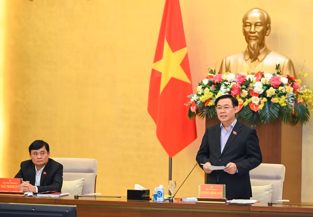 Chủ tịch Quốc hội Vương Đình Huệ phát biểu tại buổi làm việc. (Ảnh: DUY LINH)