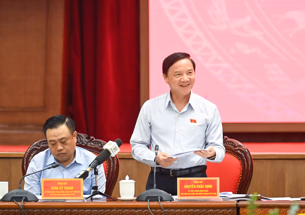 Phó Chủ tịch Quốc hội Nguyễn Khắc Định phát biểu ý kiến tại cuộc làm việc. (Ảnh: DUY LINH)