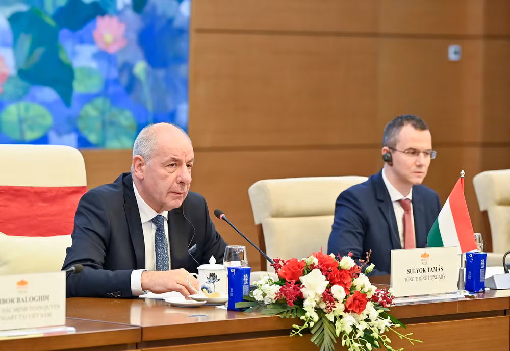 Tổng thống Hungary Sulyok Tamas phát biểu tại hội kiến. (Ảnh: DUY LINH) Tổng thống Hungary Sulyok Tamas phát biểu tại hội kiến. (Ảnh: DUY LINH)